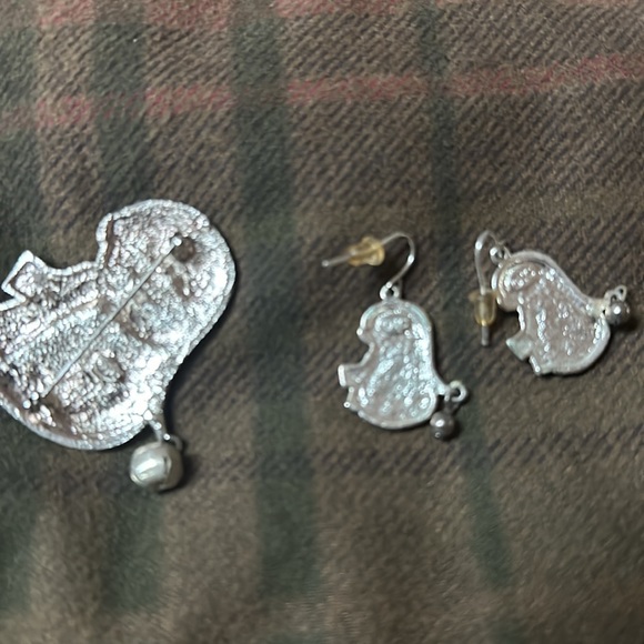 Snowman pin and pierced earring set - Picture 2 of 3